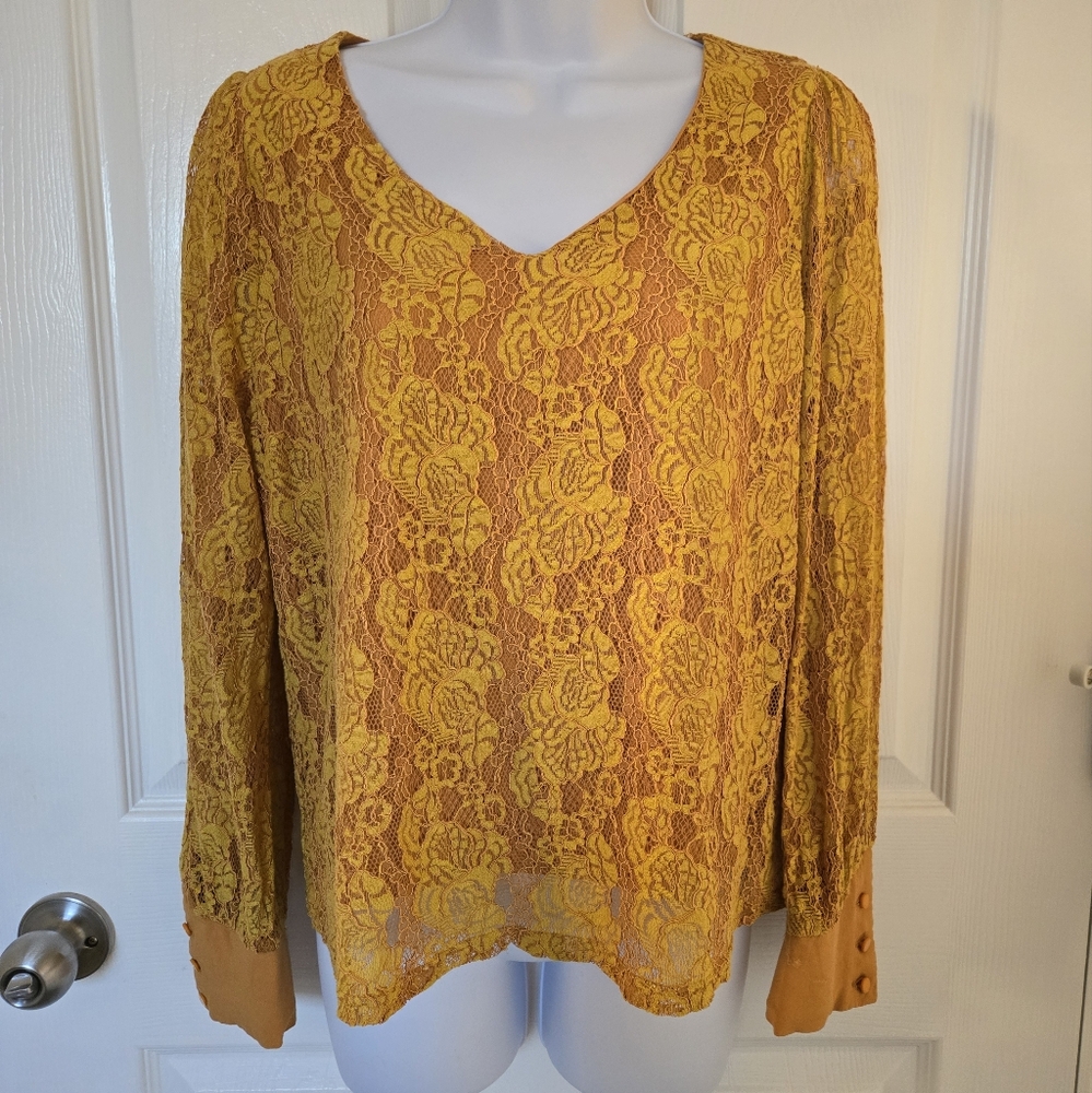 Hazel Haze Hazel | Gorgeous Gold Lace Blouse, Size Large